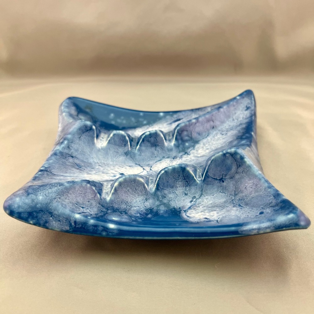 Vintage McCoy USA Ashtray 970 Blue White MCM Excellent Drip Glaze Ceramic - Picture 7 of 7